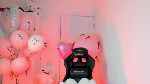 Snapshot of white_do11 chatting on 02/22/26, 11:36 Bella online show from 02/22/26, 11:36