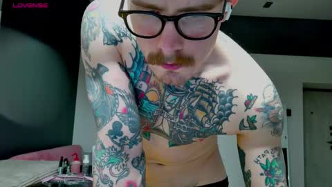 Max online show from 11/30/25, 01:37