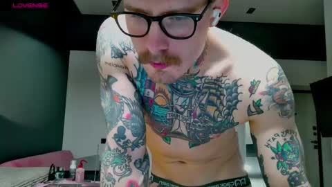 Max online show from 12/15/25, 03:44