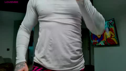 Snapshot of white_king999 chatting on 04/19/26, 12:37 Max online show from 04/19/26, 12:37