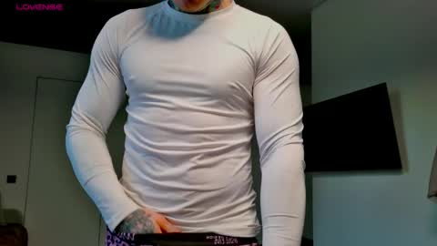 Snapshot of white_king999 chatting on 04/29/26, 02:48 Max online show from 04/29/26, 02:48