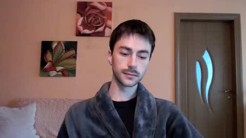 Snapshot of white_sport chatting on 10/07/25, 02:03 Tom online show from 10/07/25, 02:03