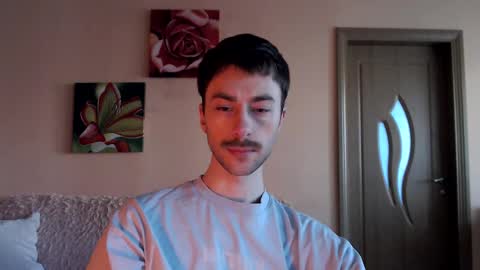 Snapshot of white_sport chatting on 12/15/25, 11:58 Tom online show from 12/15/25, 11:58