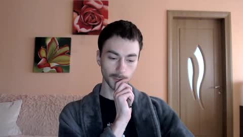 Snapshot of white_sport chatting on 04/11/26, 12:42 Tom online show from 04/11/26, 12:42