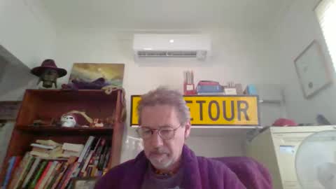 Snapshot of whiteboomer chatting on 04/05/26, 11:02 whiteboomer online show from 04/05/26, 11:02