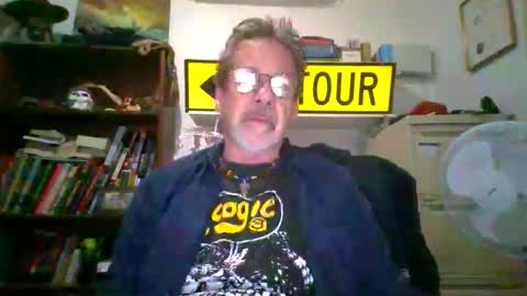 Snapshot of whiteboomer chatting on 04/08/26, 12:27 whiteboomer online show from 04/08/26, 12:27