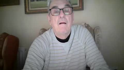 Snapshot of whitebriefs009 chatting on 12/22/25, 10:01 whitebriefs009 online show from 12/22/25, 10:01