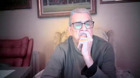 Snapshot of whitebriefs009 chatting on 01/15/26, 02:32 whitebriefs009 online show from 01/15/26, 02:32