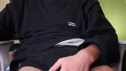 Snapshot of whiteeuropaboy chatting on 12/14/25, 10:25 whiteeuropaboy online show from 12/14/25, 10:25