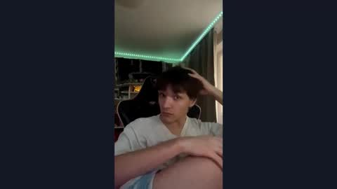 Snapshot of whitekingg chatting on 11/22/25, 10:58 whitekingg online show from 11/22/25, 10:58