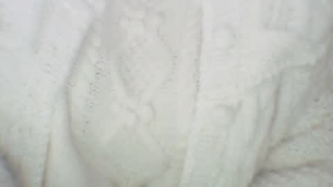 Snapshot of whitesweater chatting on 12/05/24, 08:00 whitesweater online show from 12/05/24, 08:00