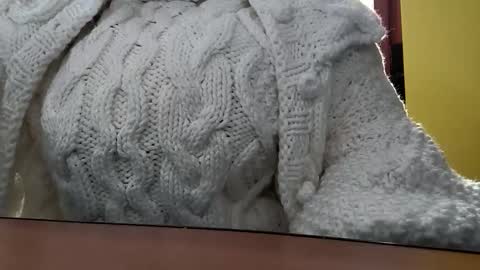 Snapshot of whitesweater chatting on 10/20/25, 06:03 whitesweater online show from 10/20/25, 06:03