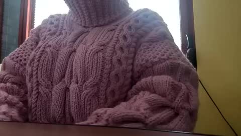 Snapshot of whitesweater chatting on 10/22/25, 07:19 whitesweater online show from 10/22/25, 07:19