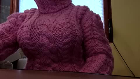 Snapshot of whitesweater chatting on 12/03/25, 07:27 whitesweater online show from 12/03/25, 07:27