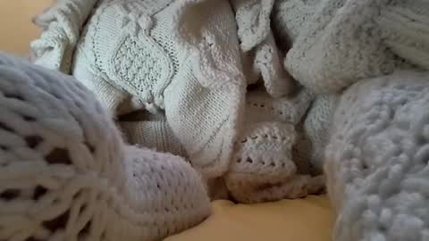 Snapshot of whitesweater chatting on 02/02/26, 06:23 whitesweater online show from 02/02/26, 06:23