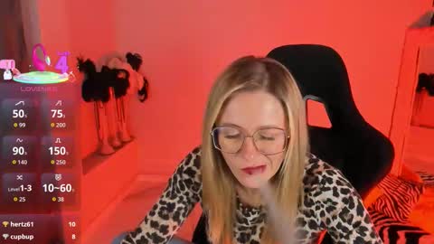 Snapshot of whitneypunnch chatting on 03/10/26, 03:06 whitneypunnch online show from 03/10/26, 03:06