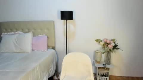 Snapshot of whitneytop69 chatting on 02/24/26, 08:34 Arra Brown online show from 02/24/26, 08:34