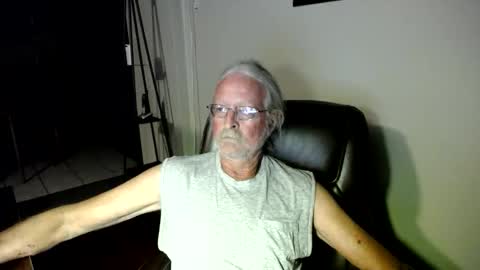 Snapshot of whofcares2 chatting on 06/03/26, 01:19 whofcares2 online show from 06/03/26, 01:19