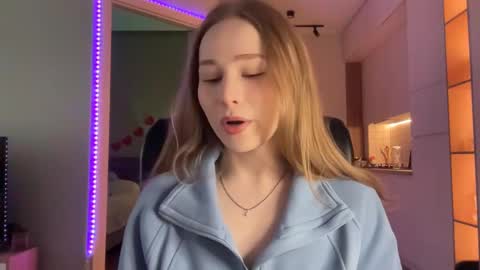 Alisa online show from 12/08/24, 06:33