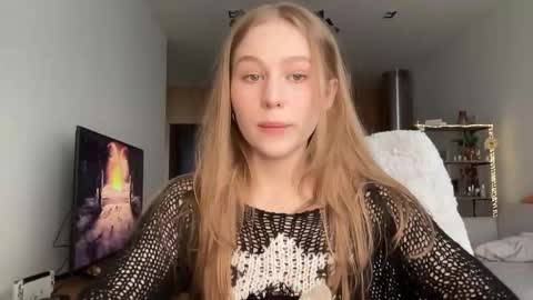 Alisa online show from 09/12/25, 07:41