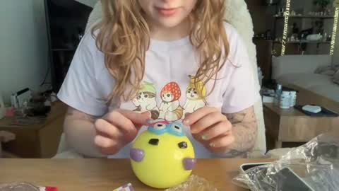 Alisa online show from 06/25/26, 07:46