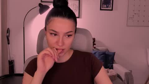 Snapshot of whoislulu chatting on 02/22/26, 07:01 whoislulu online show from 02/22/26, 07:01