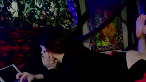 Snapshot of whoisnoxx chatting on 12/04/25, 12:36 whoisnoxx online show from 12/04/25, 12:36