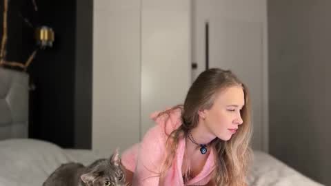 Alice online show from 11/23/25, 03:56