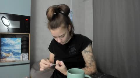 Veronica online show from 11/21/25, 03:54