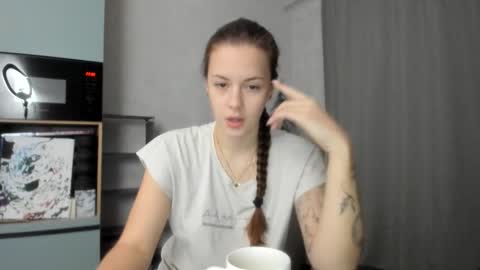 Veronica online show from 12/13/25, 07:53