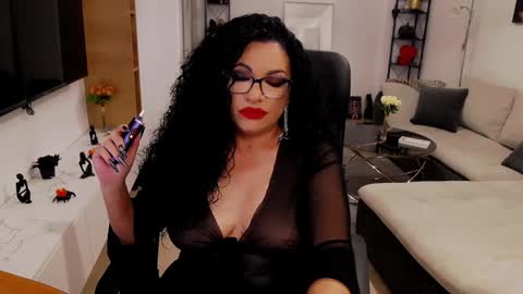 Snapshot of wicked_hilde chatting on 12/22/24, 09:00 Milf Amy online show from 12/22/24, 09:00