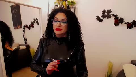 Snapshot of wicked_hilde chatting on 02/21/25, 07:45 Milf Amy online show from 02/21/25, 07:45