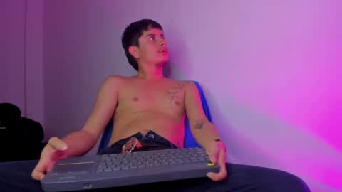 Snapshot of wickedboy_twink chatting on 05/20/26, 08:48 JAISON online show from 05/20/26, 08:48
