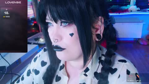 Snapshot of wickedxqueen chatting on 01/14/25, 04:47 Laura  online show from 01/14/25, 04:47
