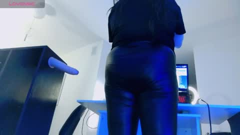 Laura  online show from 04/06/26, 07:59