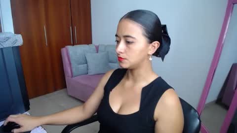 Ilauren online show from 01/27/25, 07:03