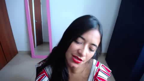 Ilauren online show from 02/08/25, 07:49