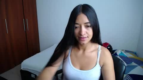 Snapshot of wifhot chatting on 03/28/26, 01:22 Ilauren online show from 03/28/26, 01:22