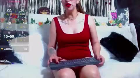 Snapshot of wiktoriabrown69 chatting on 04/12/26, 03:28 VICTORIA online show from 04/12/26, 03:28