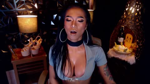 Snapshot of wildara chatting on 01/17/25, 10:33 wildara online show from 01/17/25, 10:33