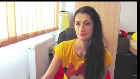 Snapshot of wildbea23 chatting on 12/02/25, 07:14 Bea online show from 12/02/25, 07:14