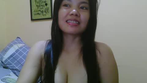 Snapshot of wildcamille chatting on 03/07/25, 03:51 camille online show from 03/07/25, 03:51