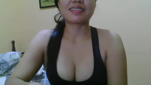 Snapshot of wildcamille chatting on 03/12/25, 02:41 camille online show from 03/12/25, 02:41