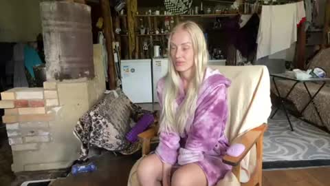wildforestmuse  twitter online show from 06/17/26, 08:39
