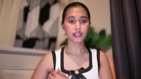 Snapshot of wildkittytrans chatting on 02/17/26, 12:45 CHRISTINE online show from 02/17/26, 12:45