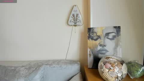 Mila 3 online show from 12/17/25, 05:24