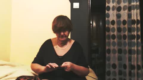 WildRedCat online show from 10/12/25, 09:03