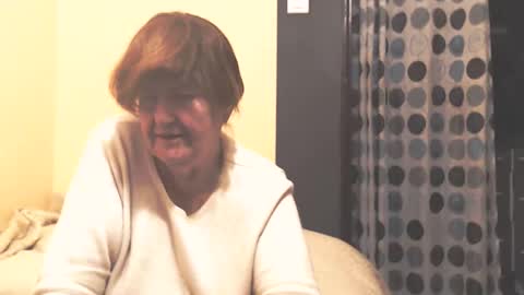 WildRedCat online show from 12/02/25, 10:16