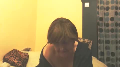 Snapshot of wildredcat chatting on 04/02/26, 09:01 WildRedCat online show from 04/02/26, 09:01