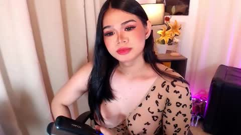 Snapshot of wildsavagelucy chatting on 11/29/25, 01:19 Ms Lucy online show from 11/29/25, 01:19